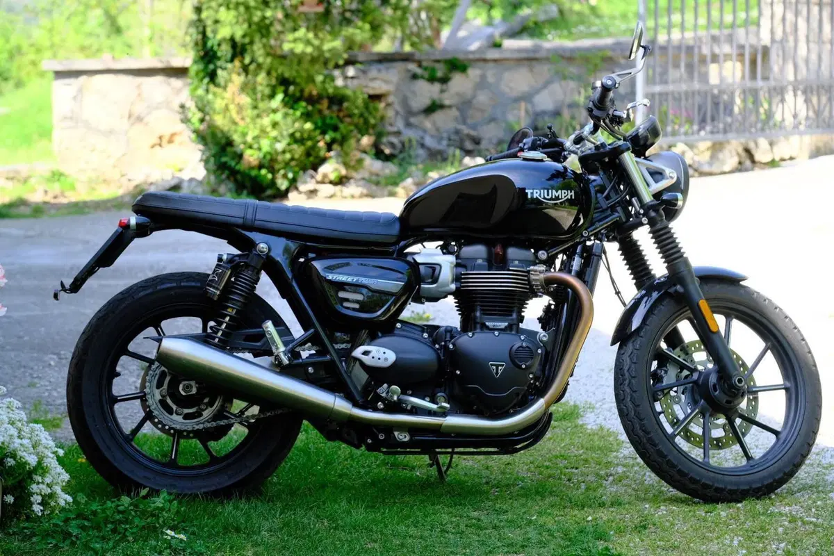 Triumph Street Twin 900 (2021 - 22)