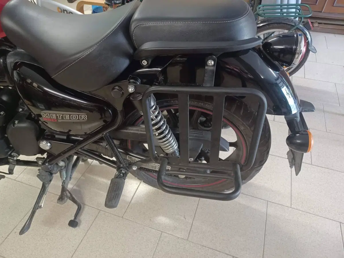 Royal Enfield Meteor 350 (2021 - 26) (4)