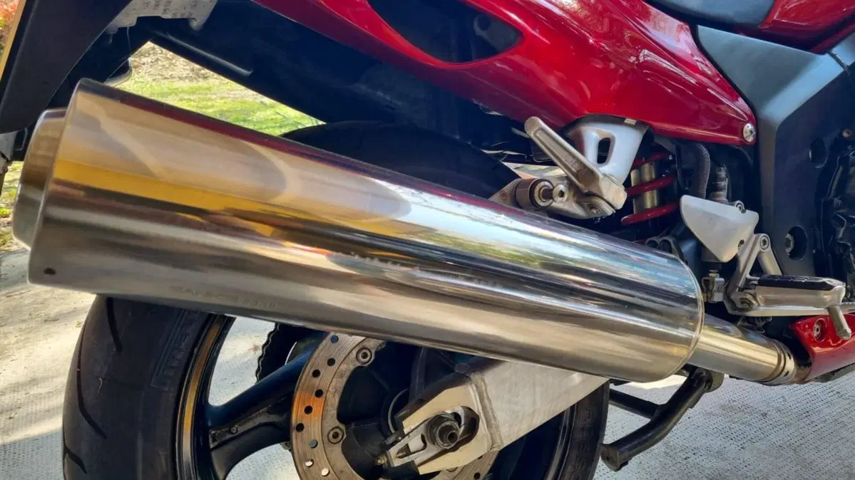 Honda cbr 1100 xx superblackbird (5)
