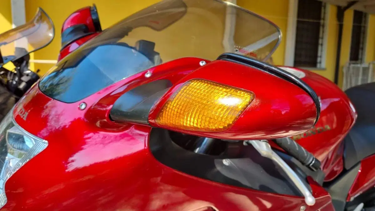 Honda cbr 1100 xx superblackbird (11)