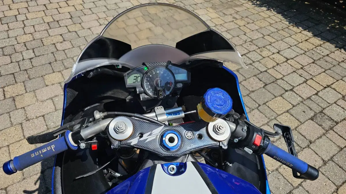Yamaha YZF R1 (2007 - 08) (5)