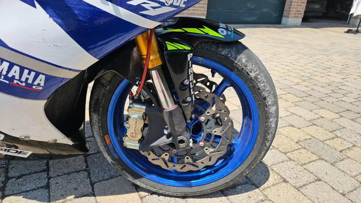 Yamaha YZF R1 (2007 - 08) (8)