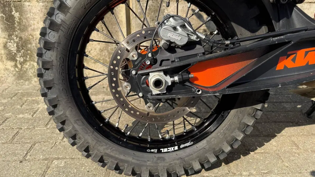 KTM 890 Adventure R (2023 - 24) (17)