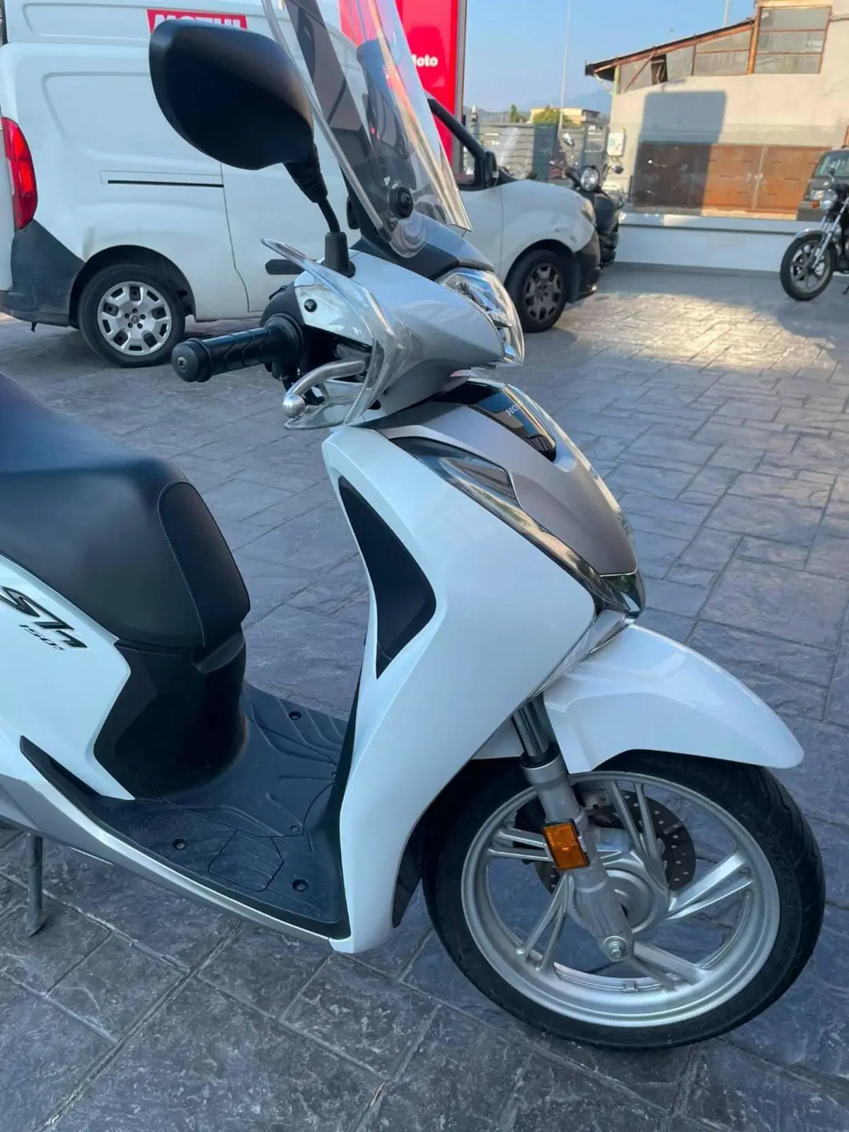 Honda SH 150i (2020 - 23) (4)
