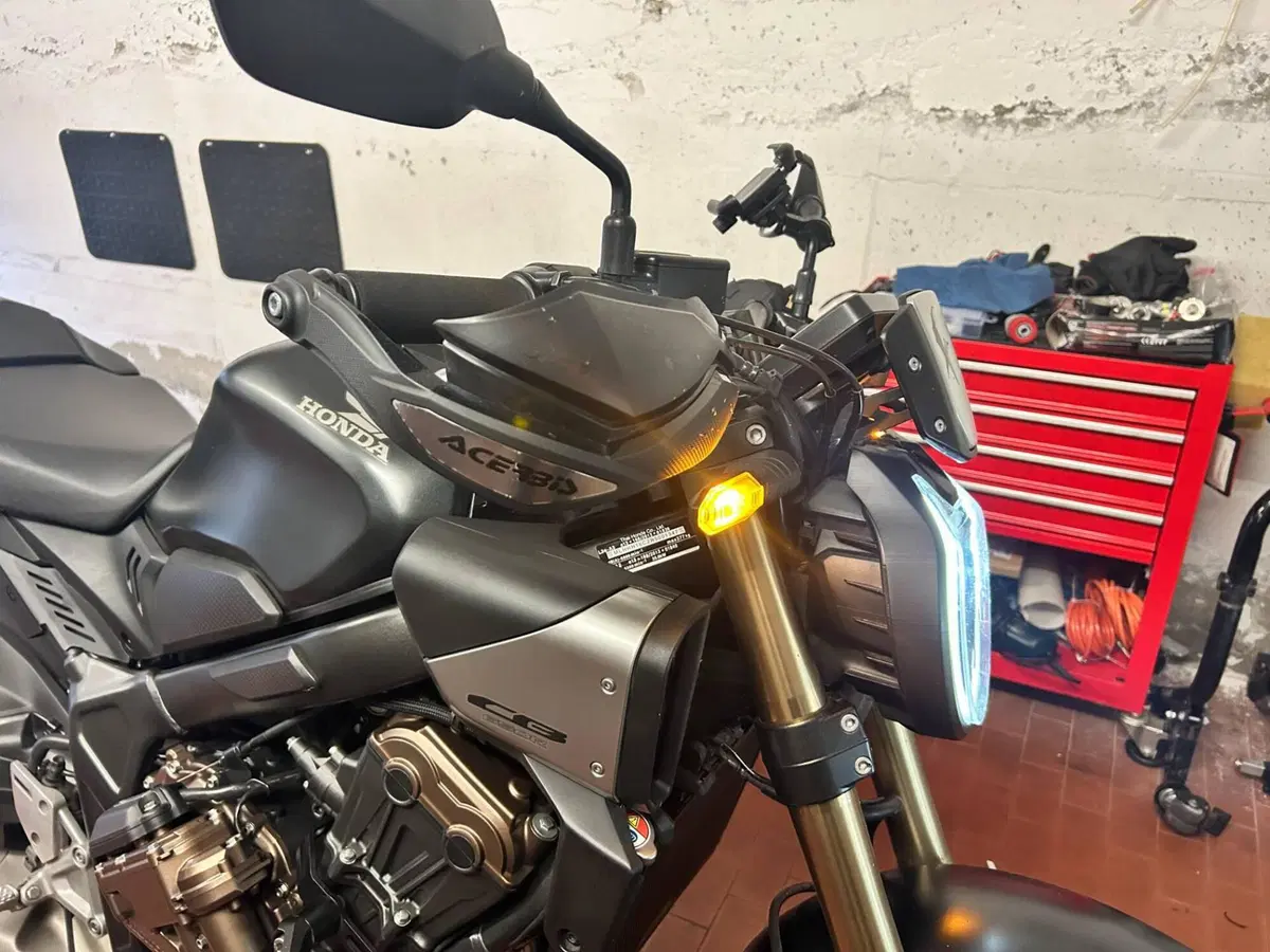 Honda CB 650 R E-Clutch (2024 - 26) (7)