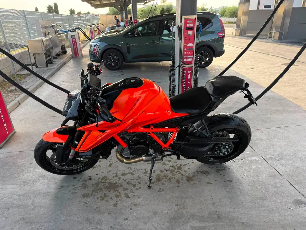 KTM 1390 Super Duke R (2024 - 26) (3)