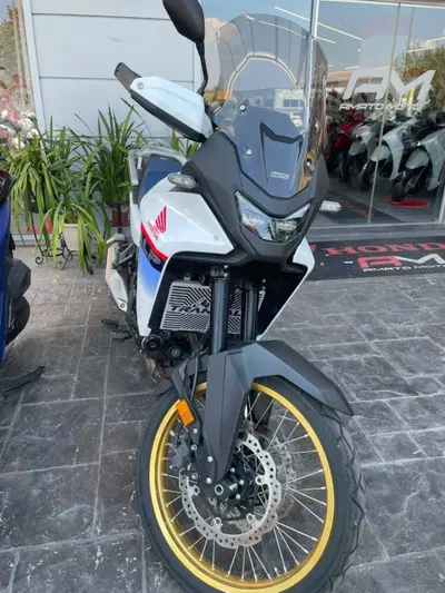 Honda Transalp XL750 (2025) usata
