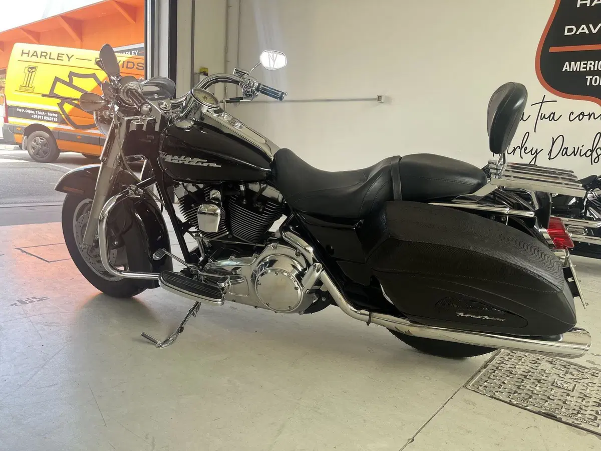 Harley-Davidson 1584 Road King Classic (2007 - 10) - FLHRC (3)