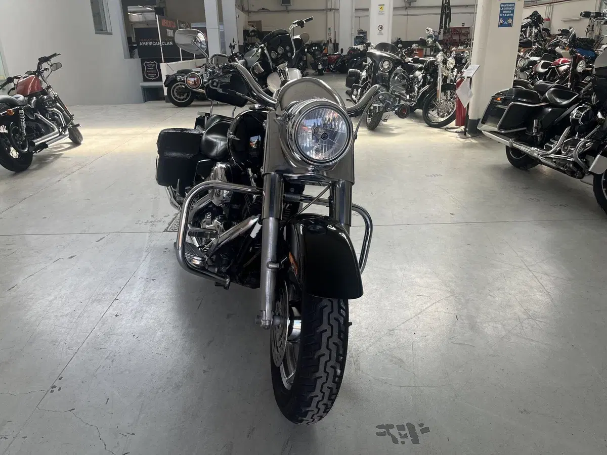 Harley-Davidson 1584 Road King Classic (2007 - 10) - FLHRC (4)