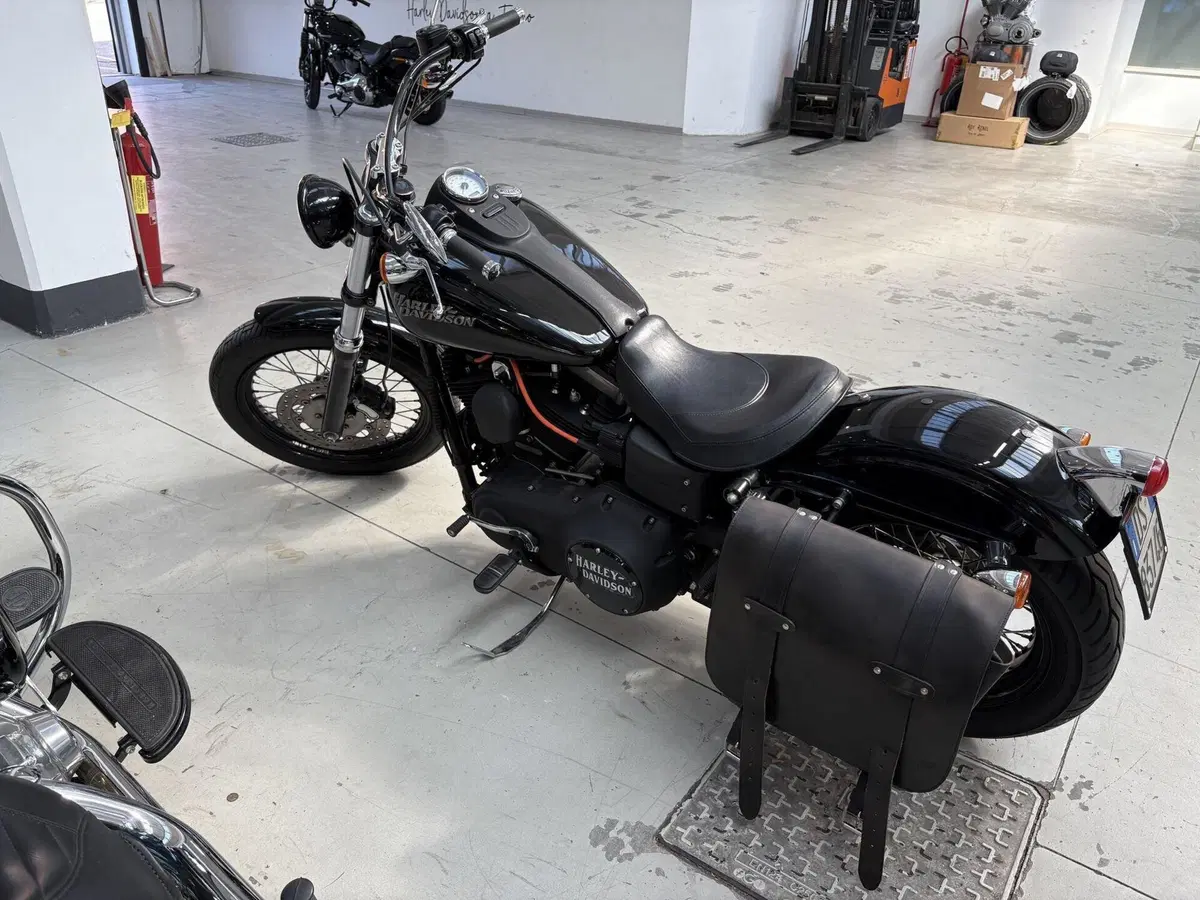 Harley-Davidson 1584 Street Bob (2008 - 15) - FXDB (2)