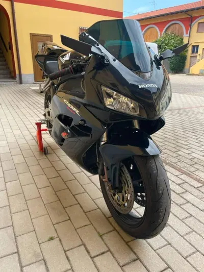 Honda CBR 1000 RR Fireblade (2004 - 05) usata