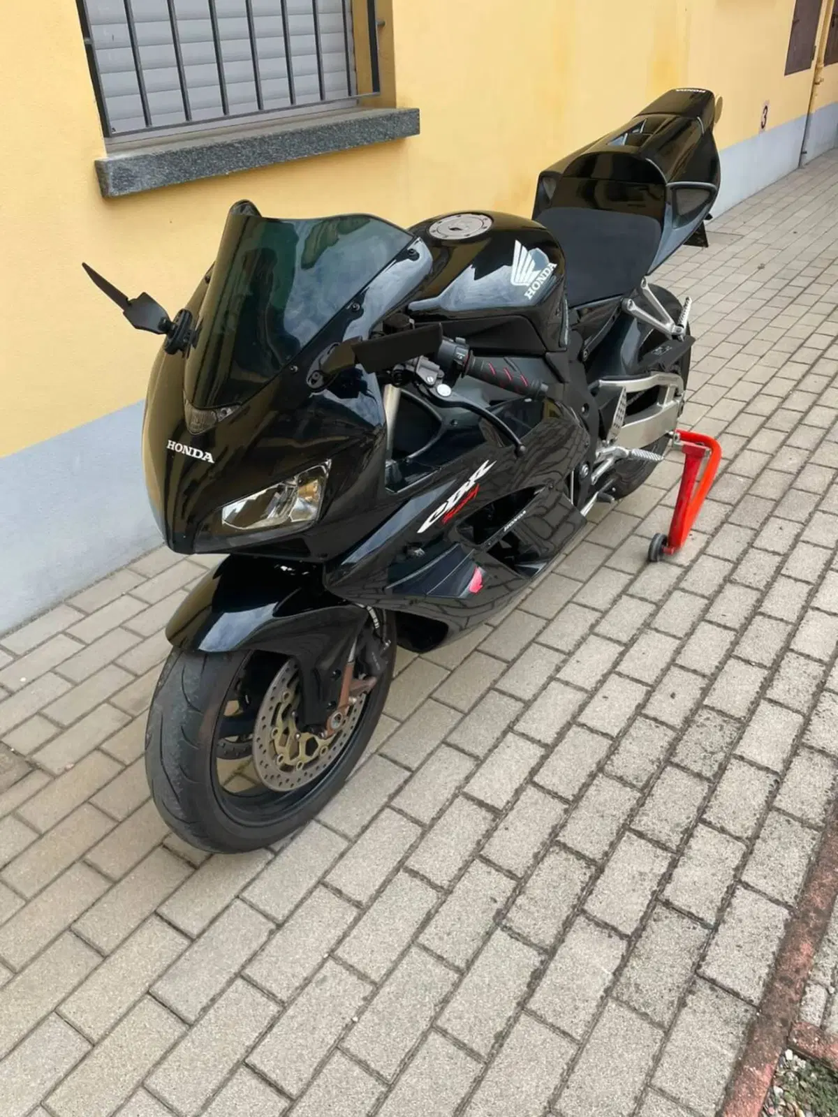 Honda CBR 1000 RR Fireblade (2004 - 05) (2)