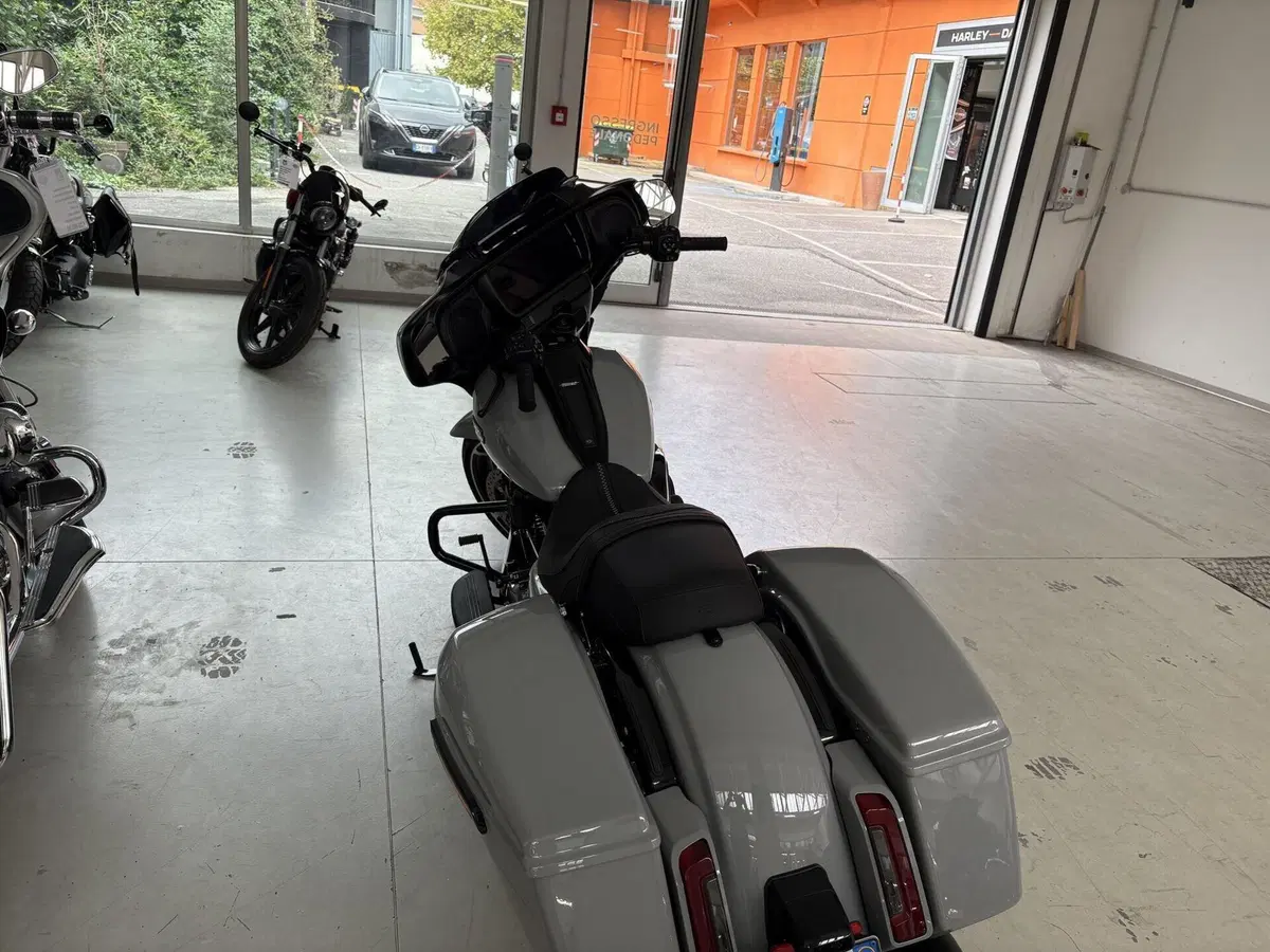 Harley-Davidson Street Glide (2024 - 26) (4)
