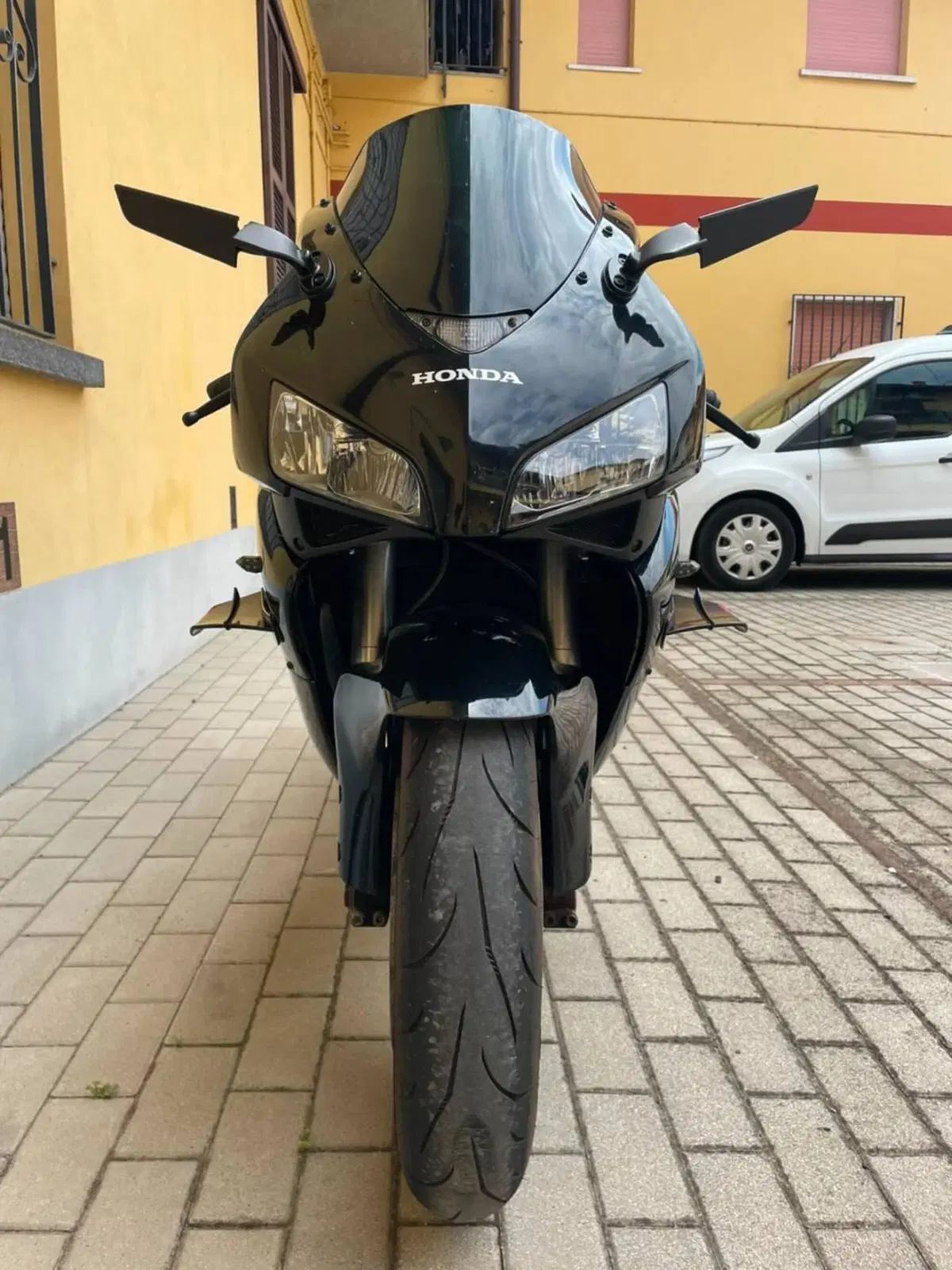 Honda CBR 1000 RR Fireblade (2004 - 05) (3)