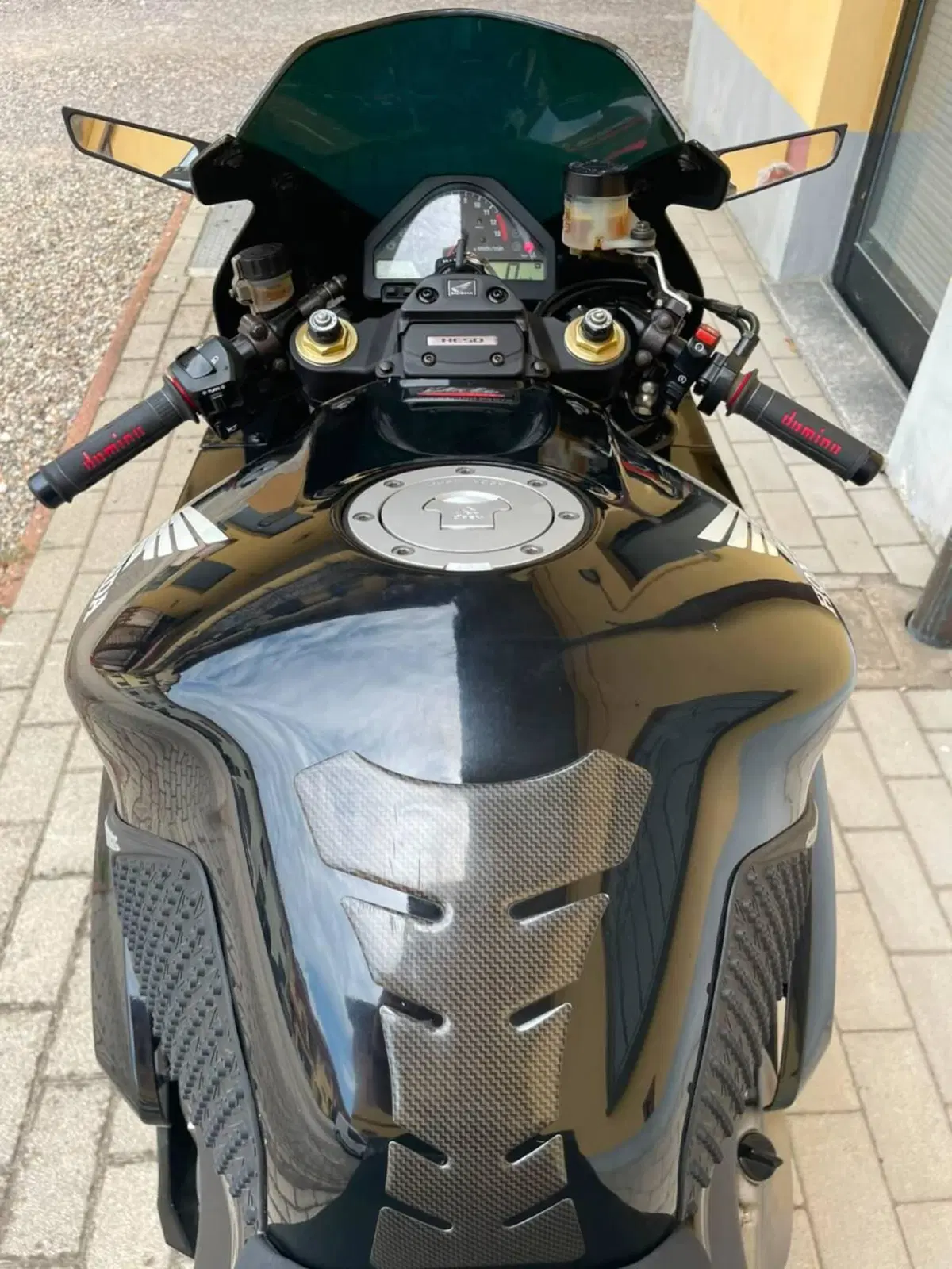 Honda CBR 1000 RR Fireblade (2004 - 05) (4)