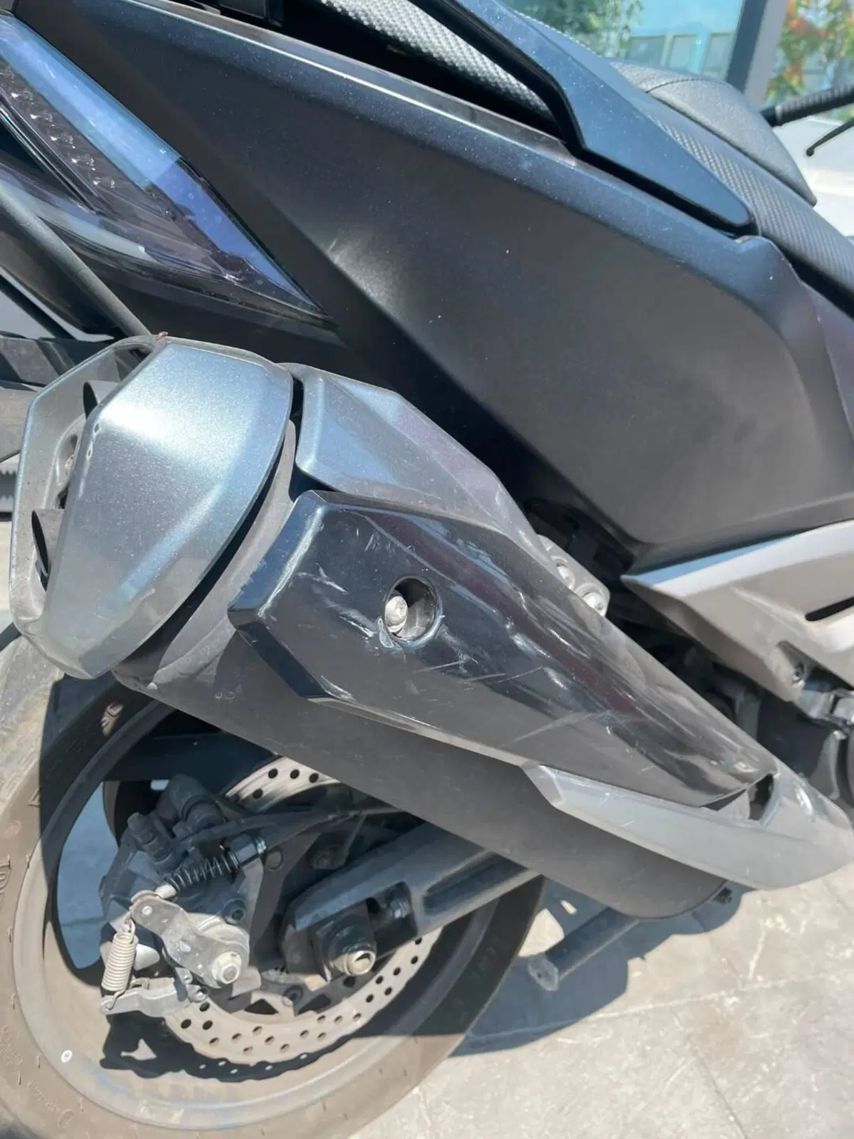 Kymco AK 550 ETS (2021 - 26) (2)