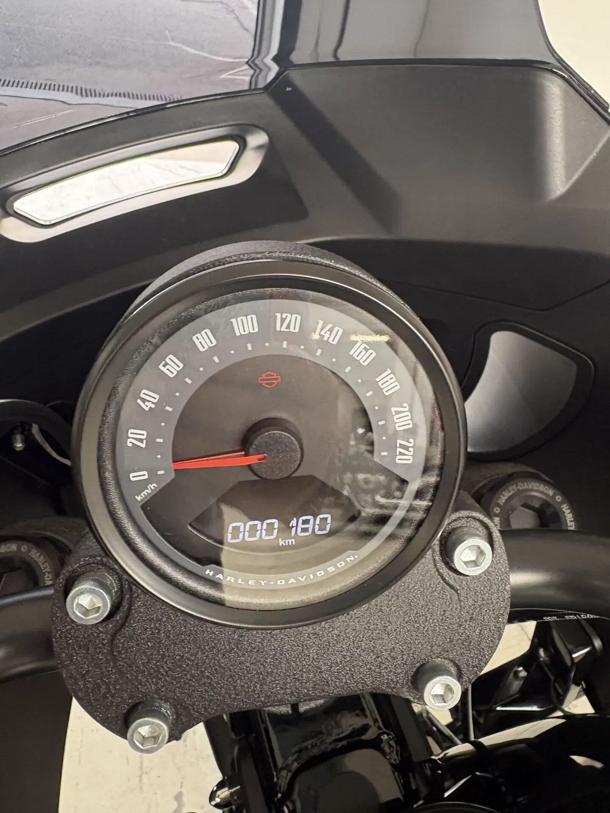 Harley-Davidson Low Rider ST (2025 - 26) (4)