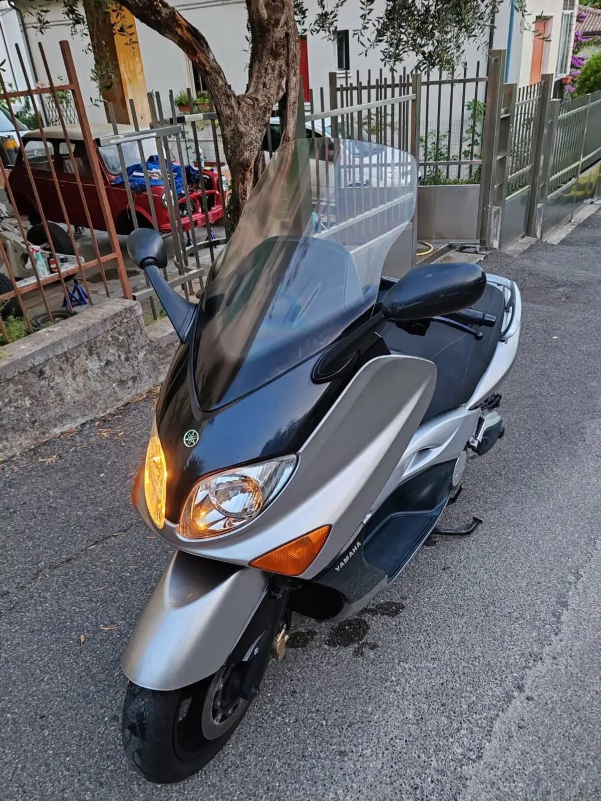 Yamaha T-Max 500 (2004 - 07) (3)