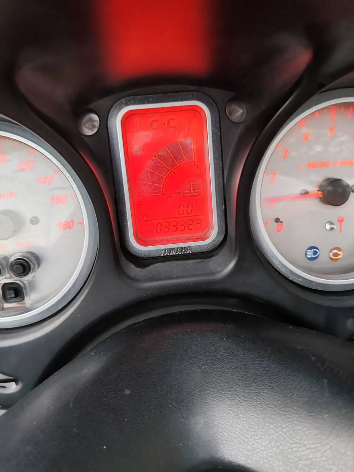 Yamaha T-Max 500 (2004 - 07) (4)