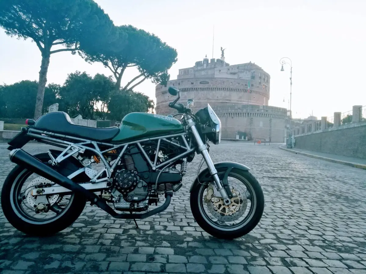 Ducati Sport 750 HF I.E. (2001 - 02)