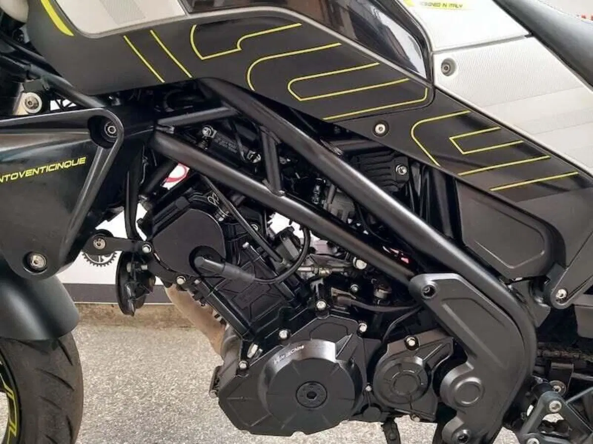 Benelli Leoncino 125 (2022 - 25) (18)