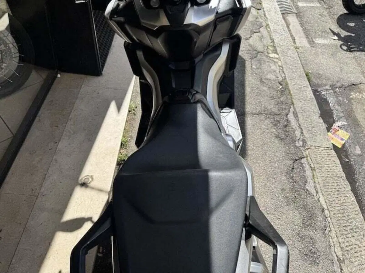 Honda Forza 750 DCT (2021 - 24) (14)