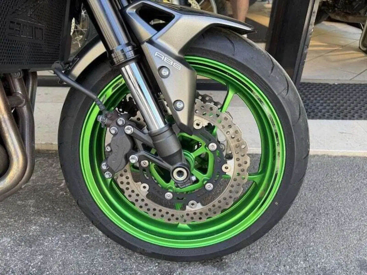 Kawasaki Z 900 (2021 - 24) (11)