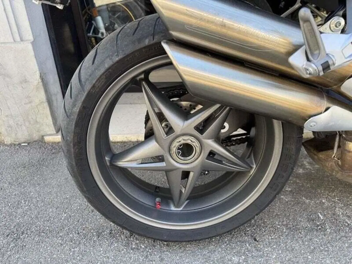 MV Agusta Brutale 990 R (2009 - 12) (3)