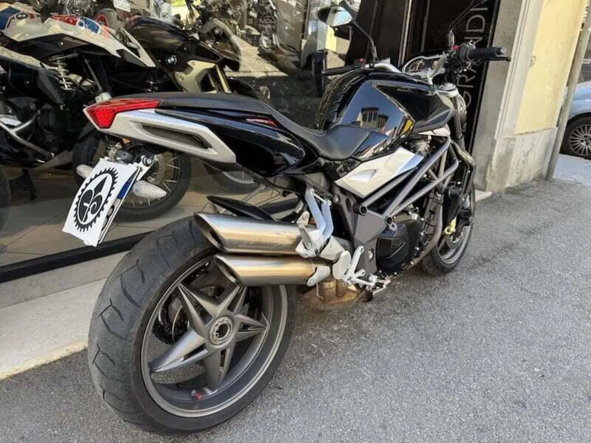 MV Agusta Brutale 990 R (2009 - 12) (6)