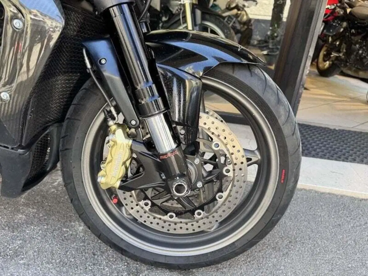 MV Agusta Brutale 990 R (2009 - 12) (15)