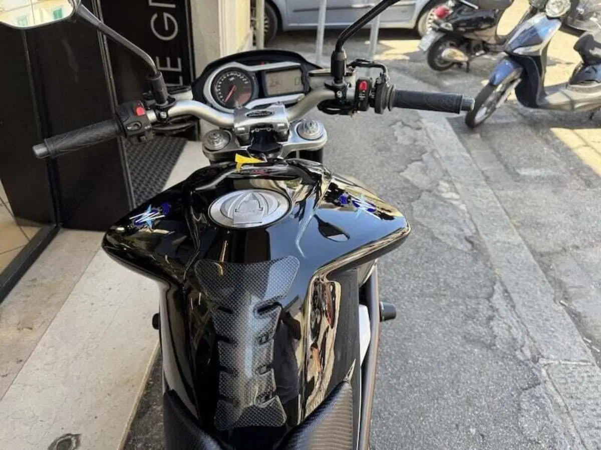 MV Agusta Brutale 990 R (2009 - 12) (19)