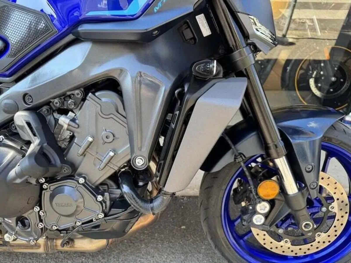 Yamaha MT-09 Y-AMT (2024 - 26) (8)