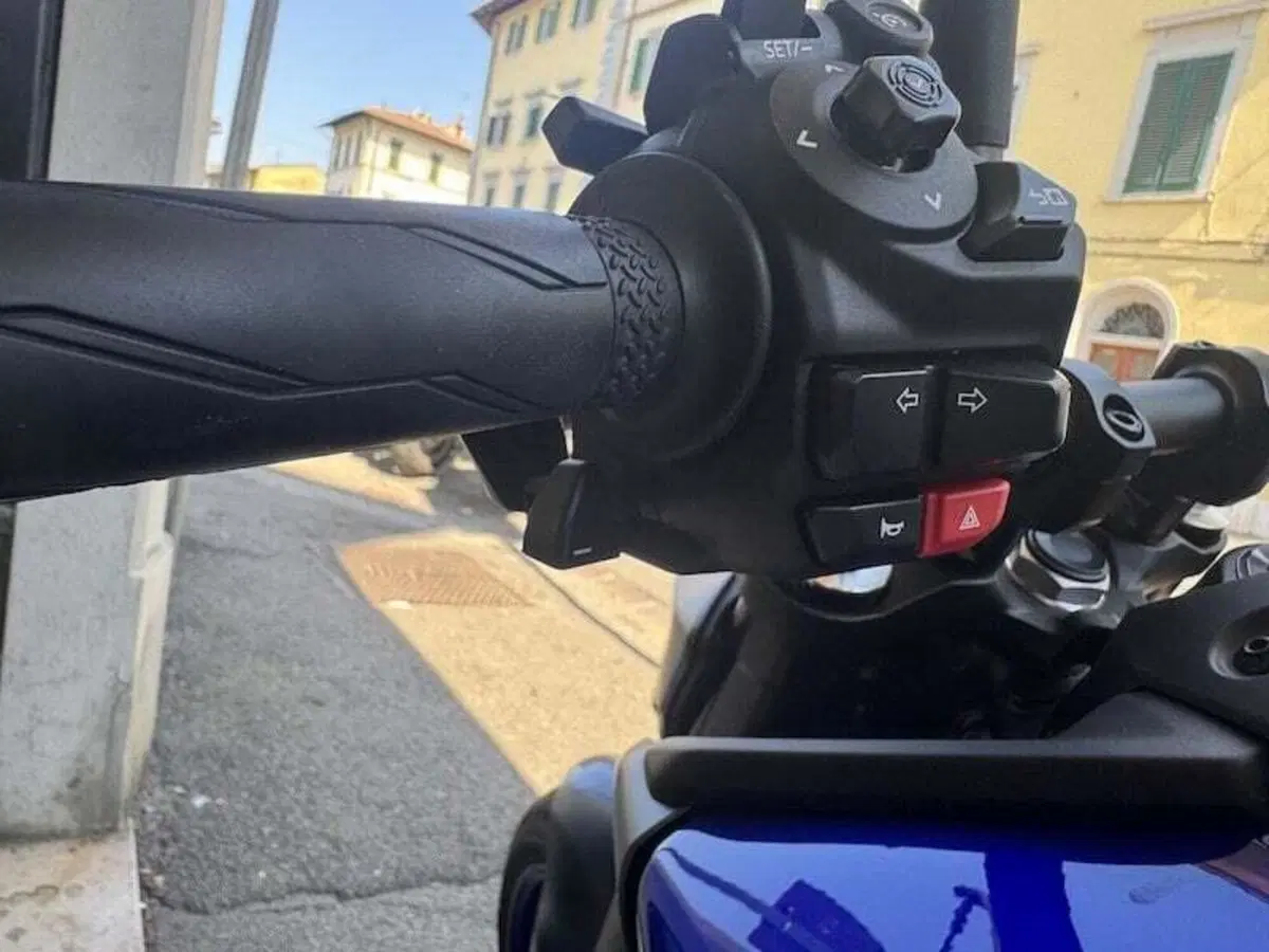 Yamaha MT-09 Y-AMT (2024 - 26) (20)