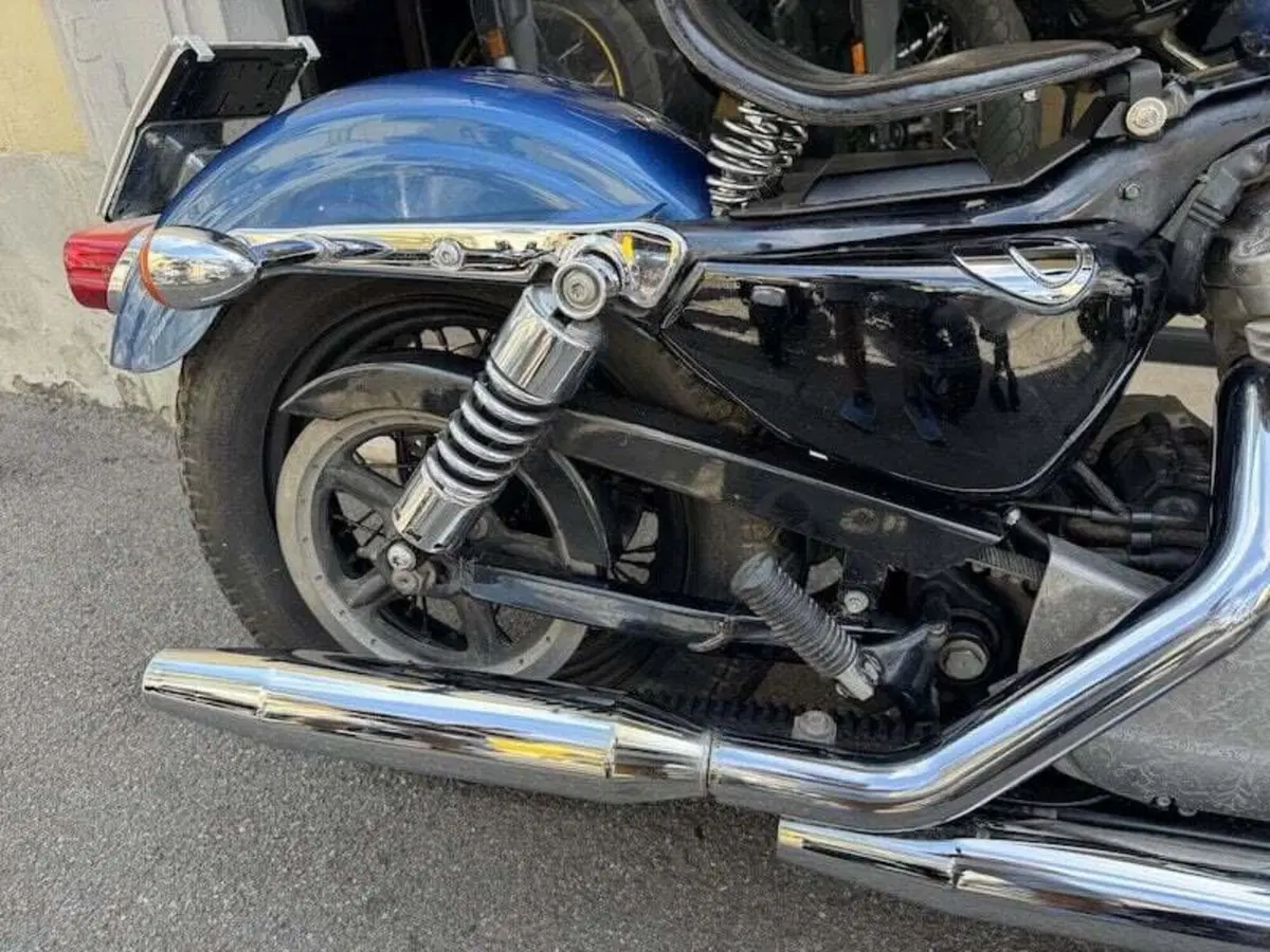 Harley-Davidson 883 (2006 - 07) - XL (3)