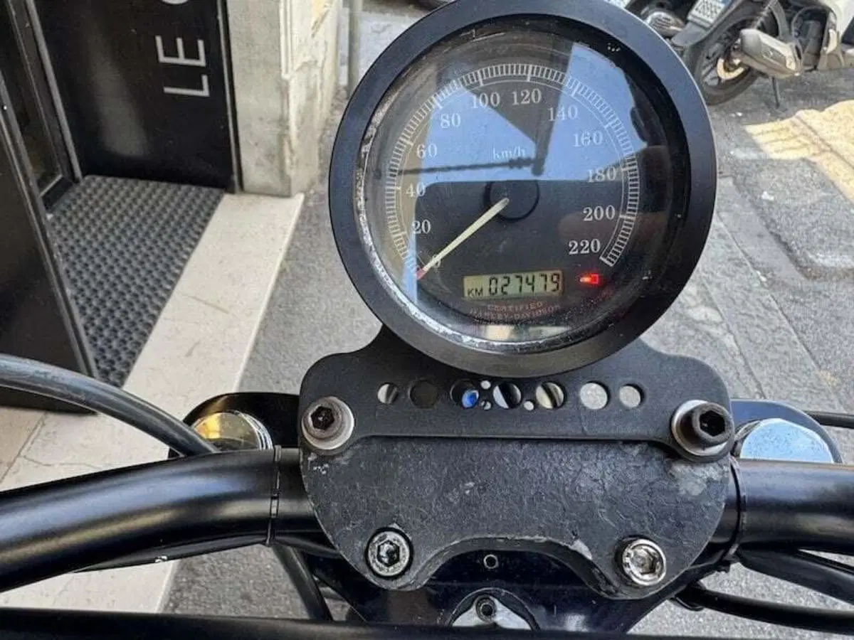 Harley-Davidson 883 (2006 - 07) - XL (19)