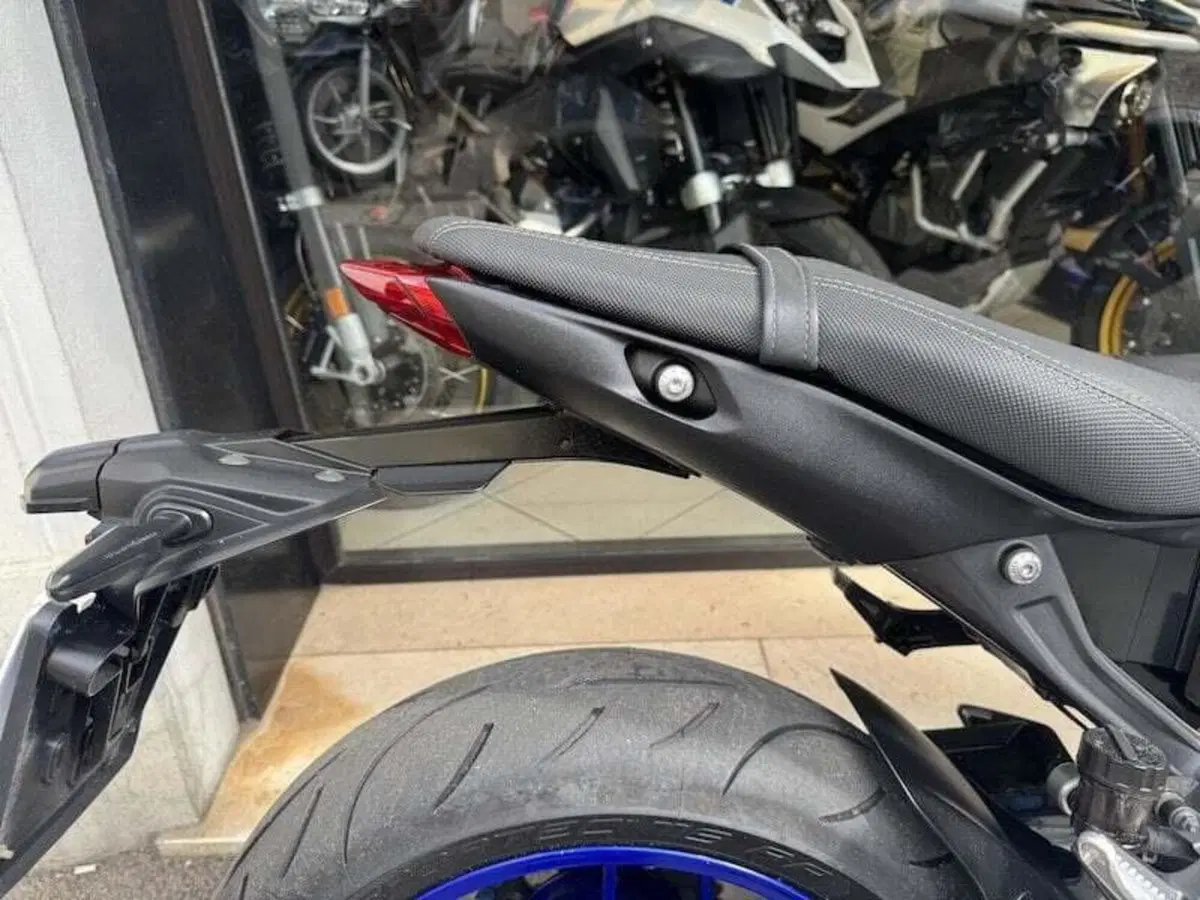 Yamaha MT-09 SP (2021 - 23) (4)