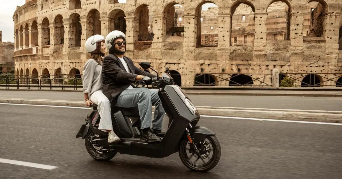 Elettrico a due ruote, luglio 2026: il totale sale del 20% ma i ciclomotori crollano del 48%