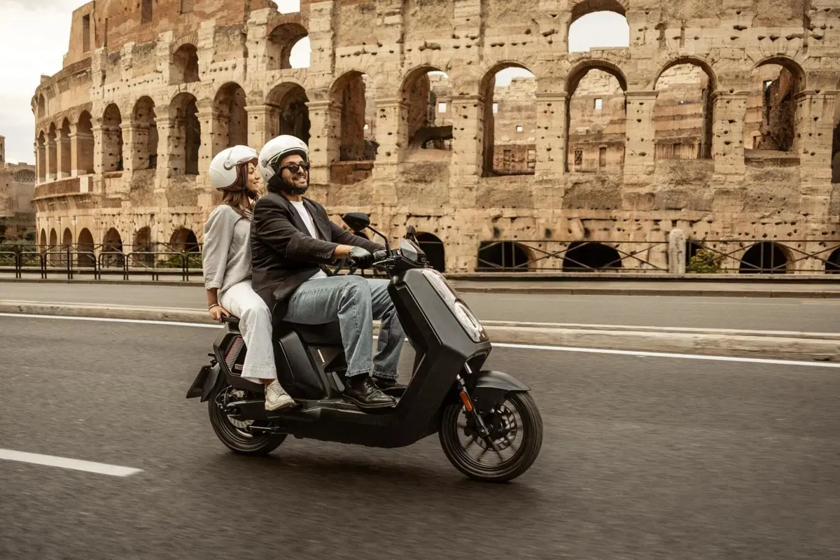 Elettrico a due ruote, luglio 2026: il totale sale del 20% ma i ciclomotori crollano del 48%
