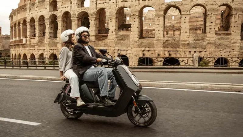 Elettrico a due ruote, luglio 2026: il totale sale del 20% ma i ciclomotori crollano del 48%