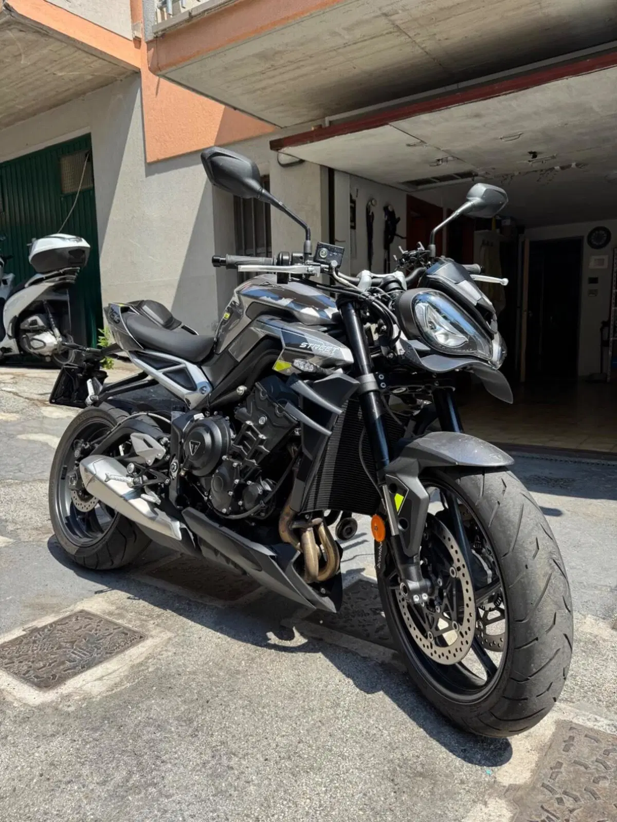 Triumph Street Triple 765 R (2023 - 26)