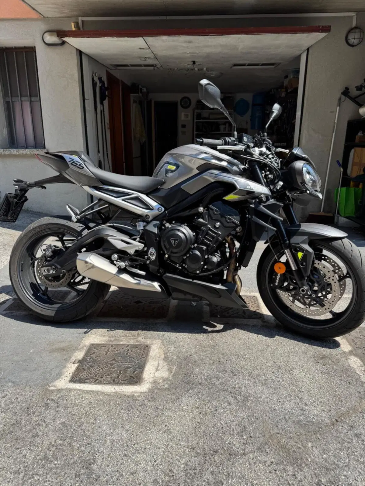 Triumph Street Triple 765 R (2023 - 26) (3)