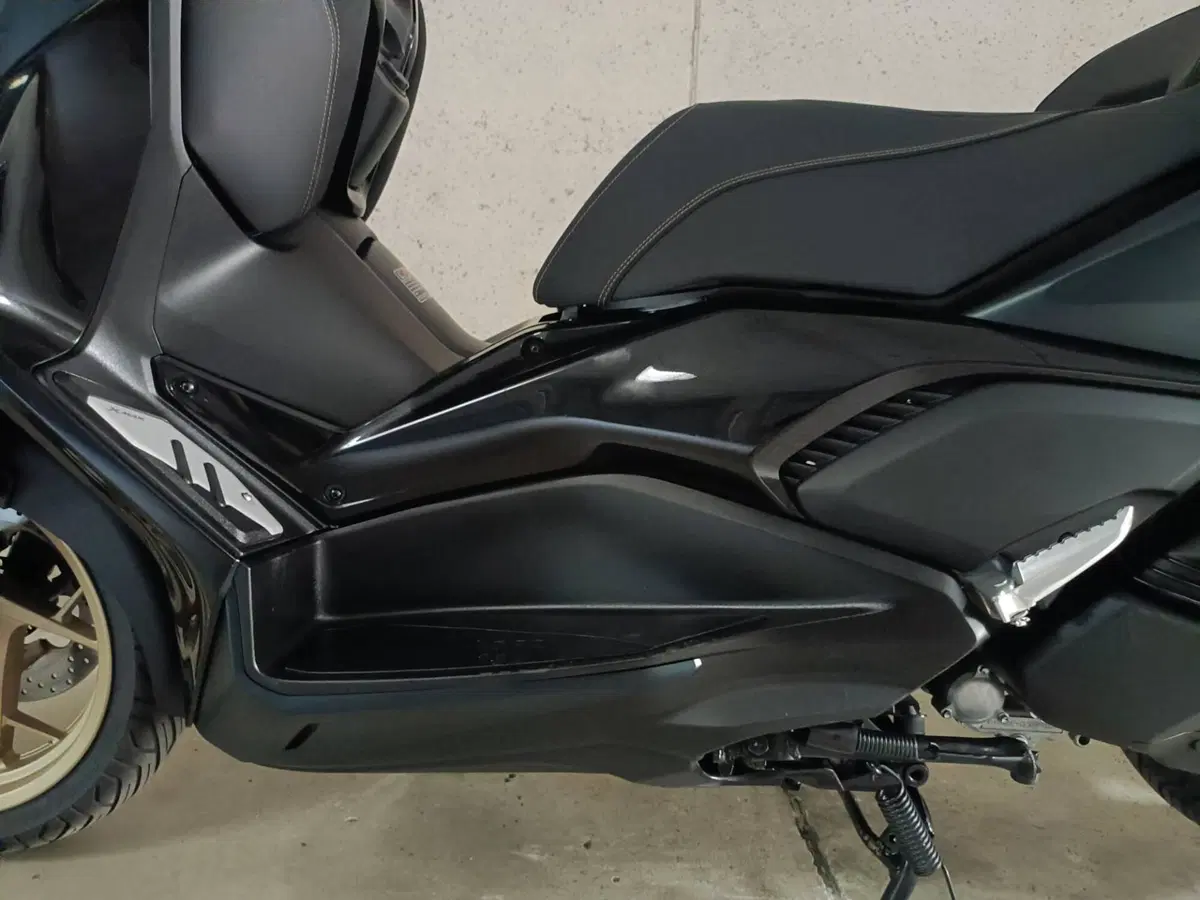 Yamaha X-Max 300 Tech Max (2021 - 24) (10)