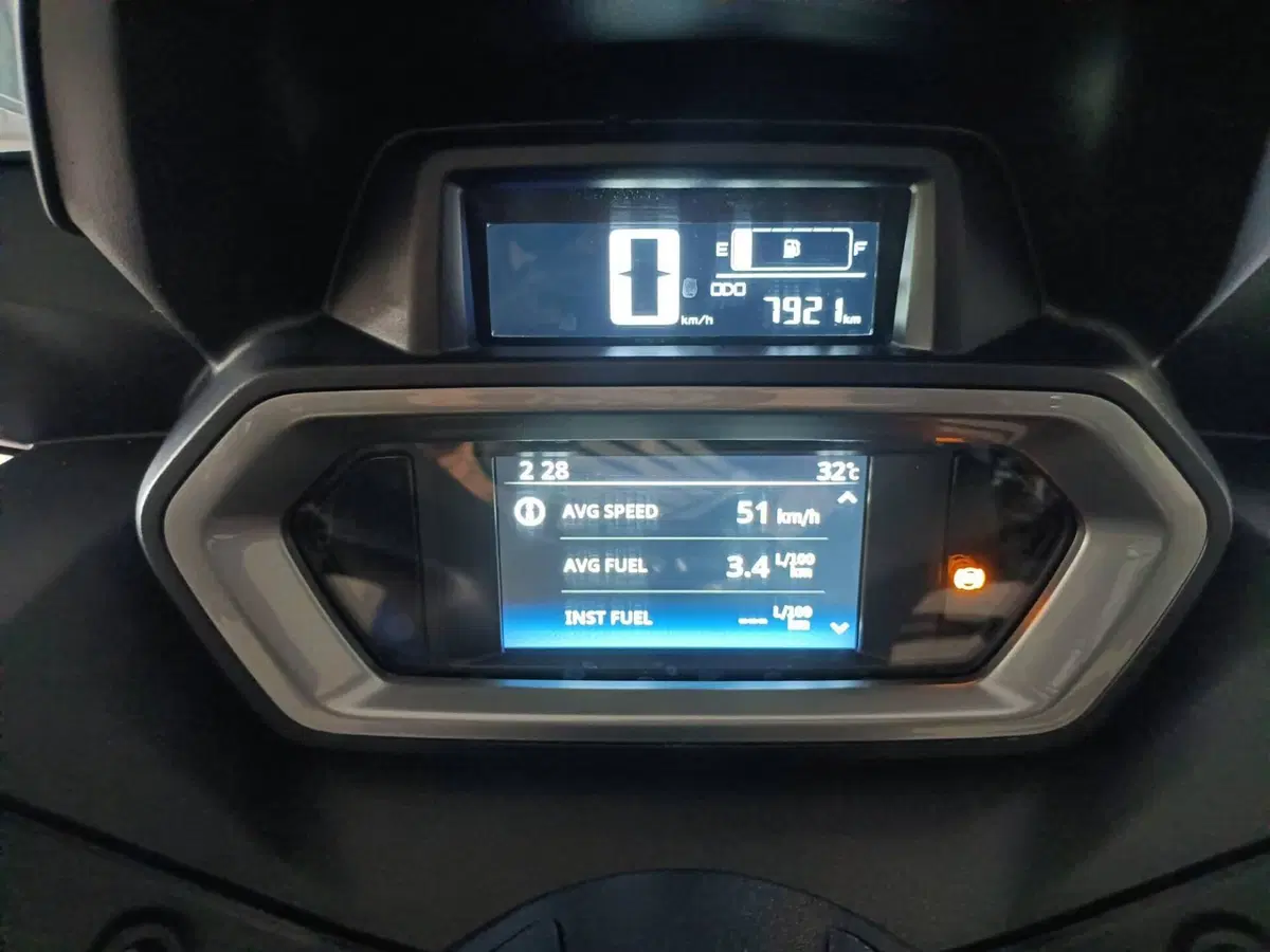 Yamaha X-Max 300 Tech Max (2021 - 24) (16)