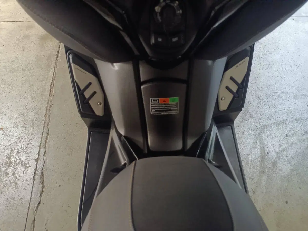 Yamaha X-Max 300 Tech Max (2021 - 24) (15)