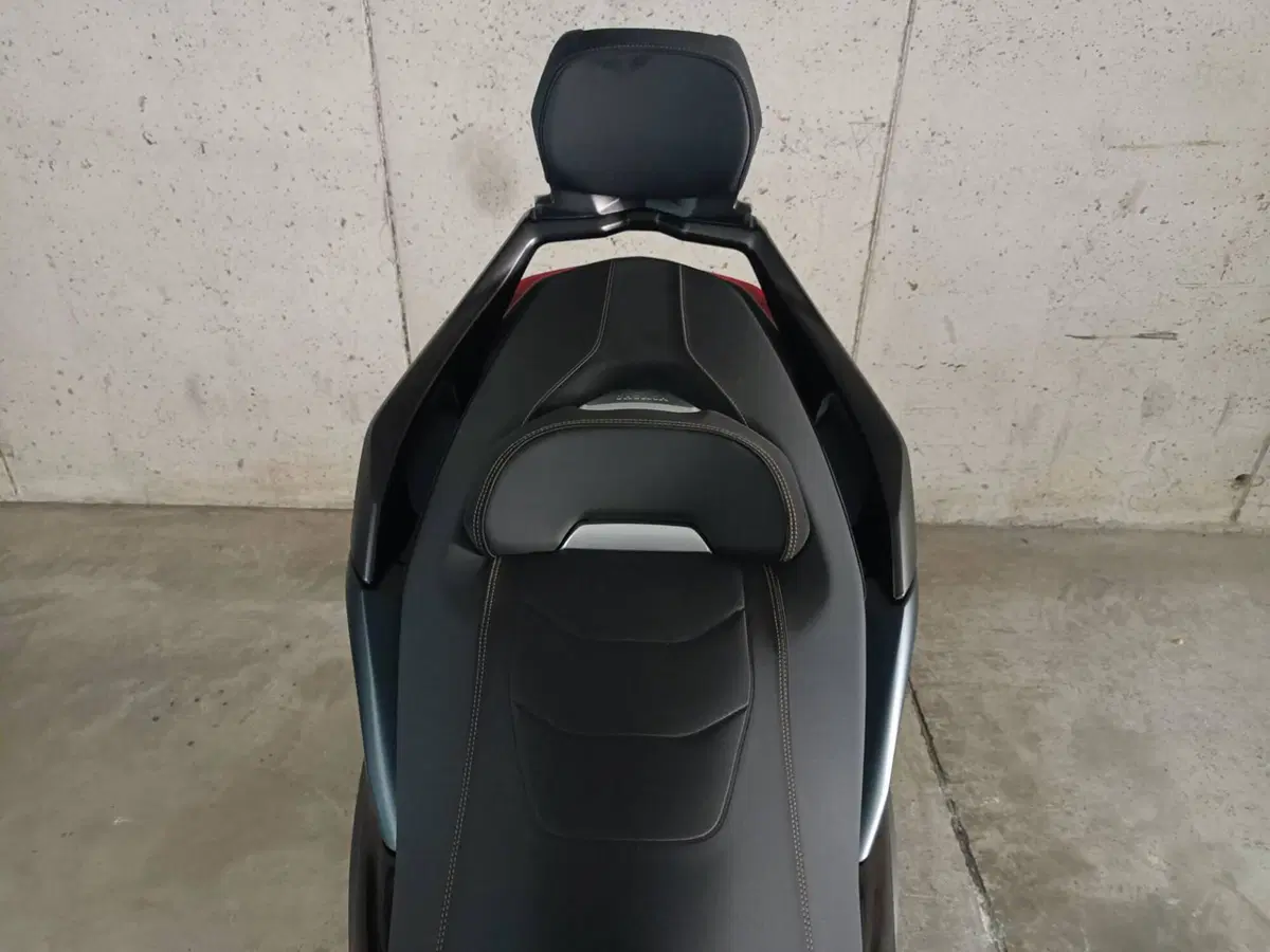 Yamaha X-Max 300 Tech Max (2021 - 24) (14)