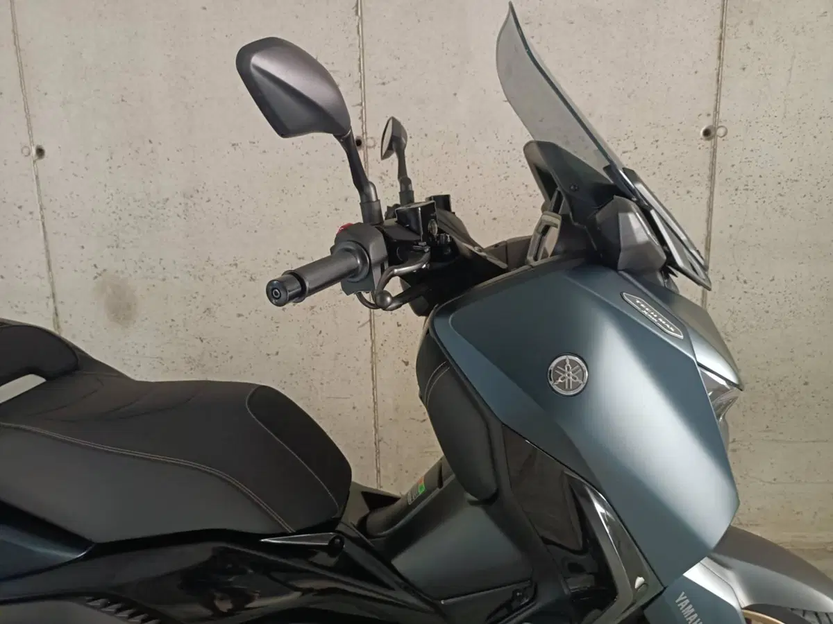 Yamaha X-Max 300 Tech Max (2021 - 24) (3)