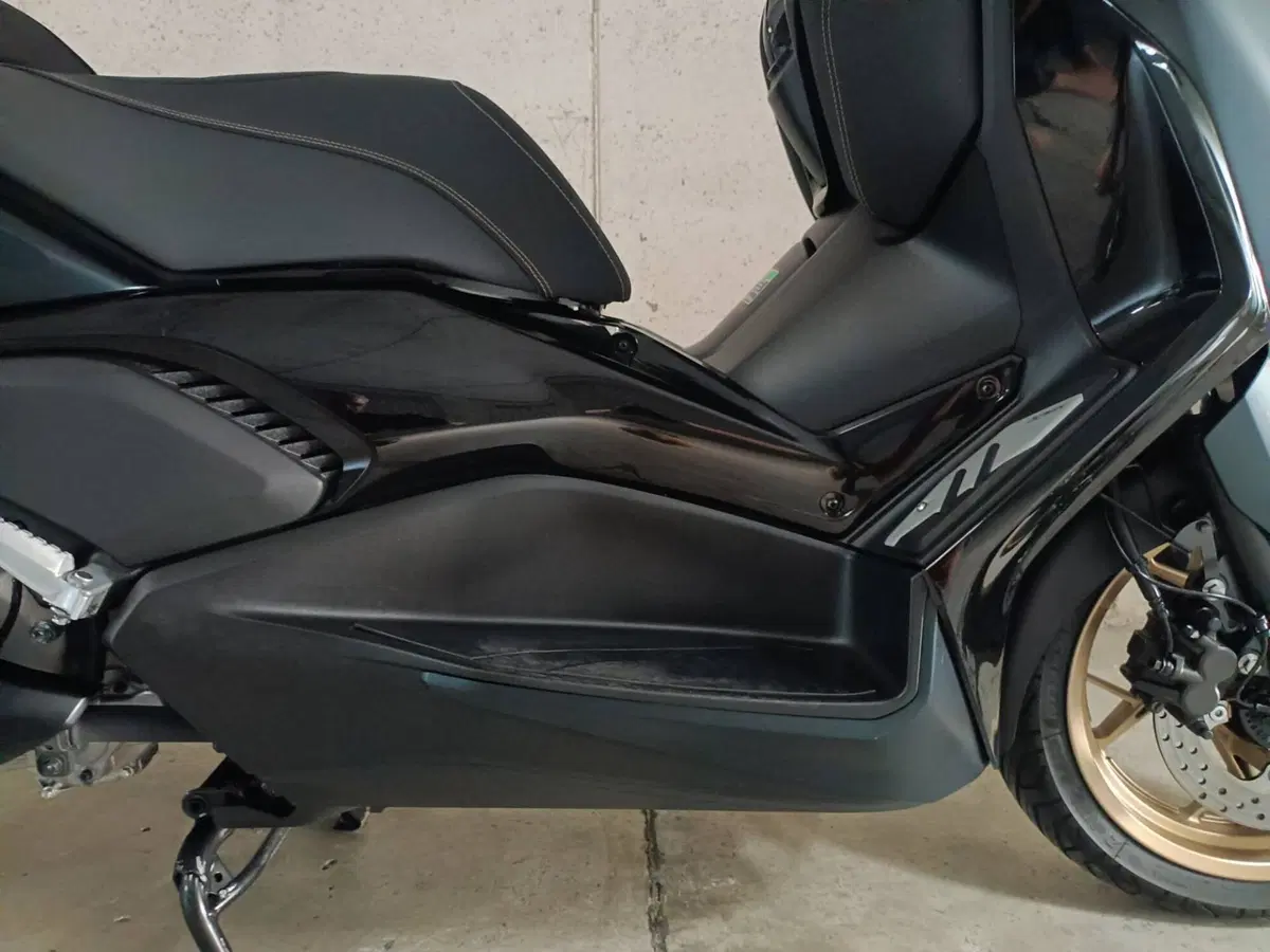 Yamaha X-Max 300 Tech Max (2021 - 24) (4)
