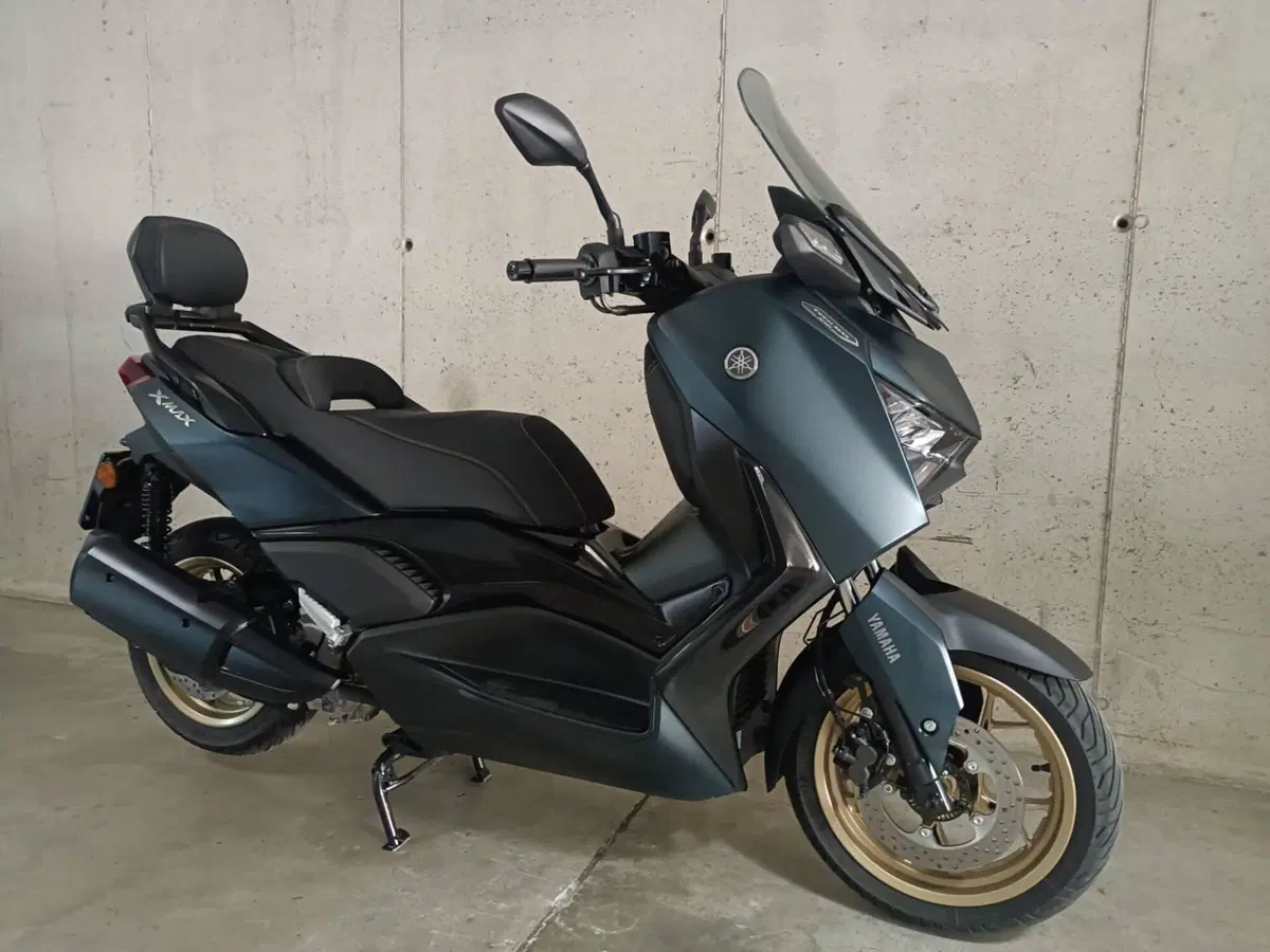 Yamaha X-Max 300 Tech Max (2021 - 24) (2)