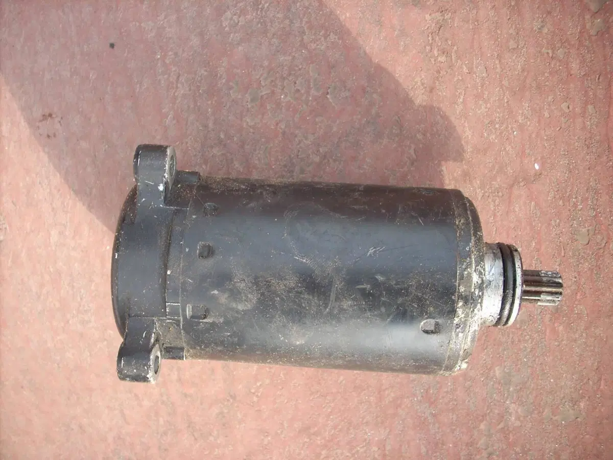 Ricambi Usati Kawasaki GPZ 900 R Ninja - Component (2)