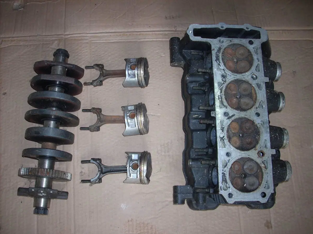 Ricambi Usati Kawasaki GPZ 900 R Ninja - Component (3)